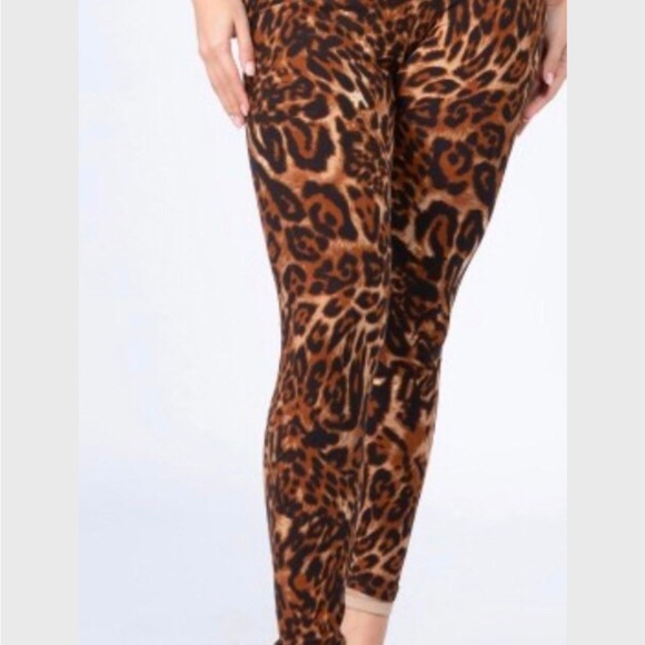 Soft, stretchy leopard print leggings - Picture 1 of 3